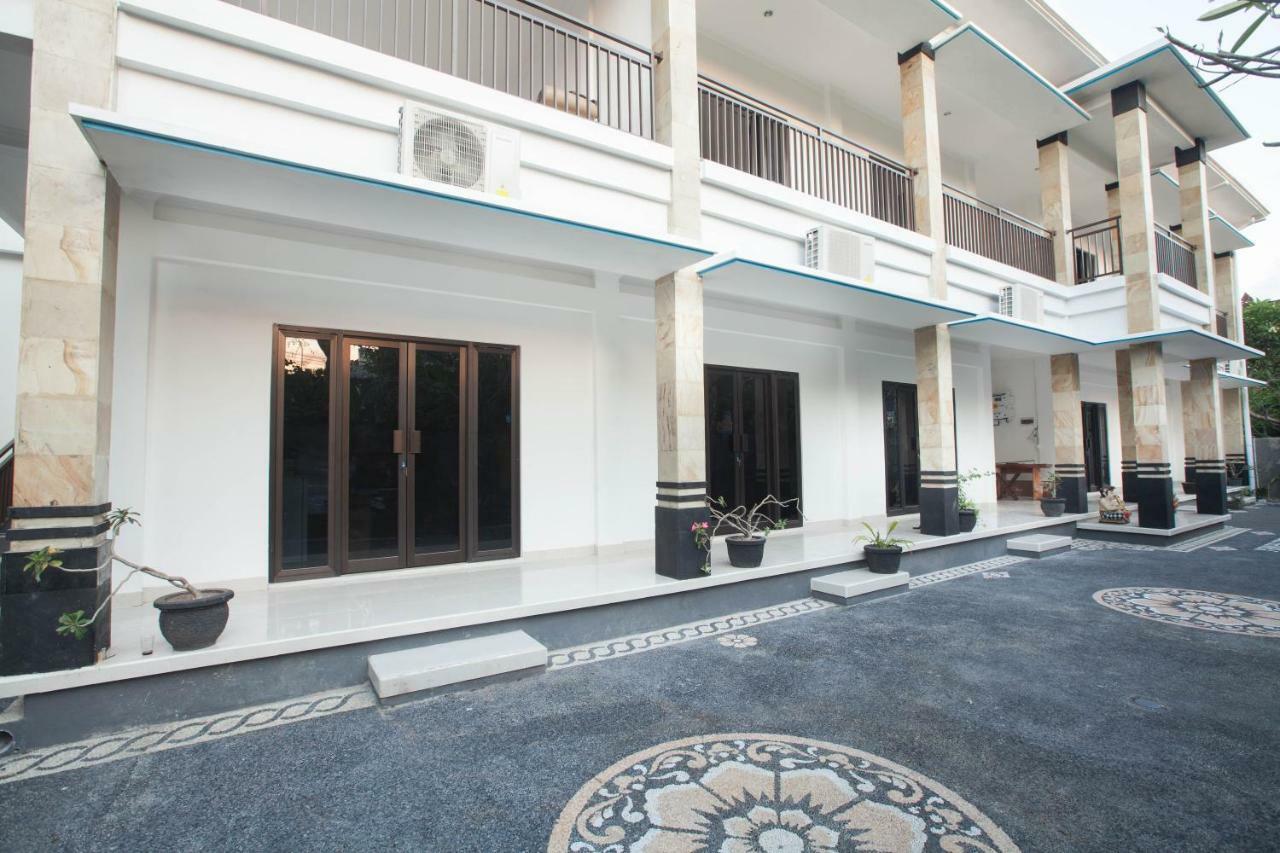 Hotel Yankee Fara 14 Seminyak Esterno foto