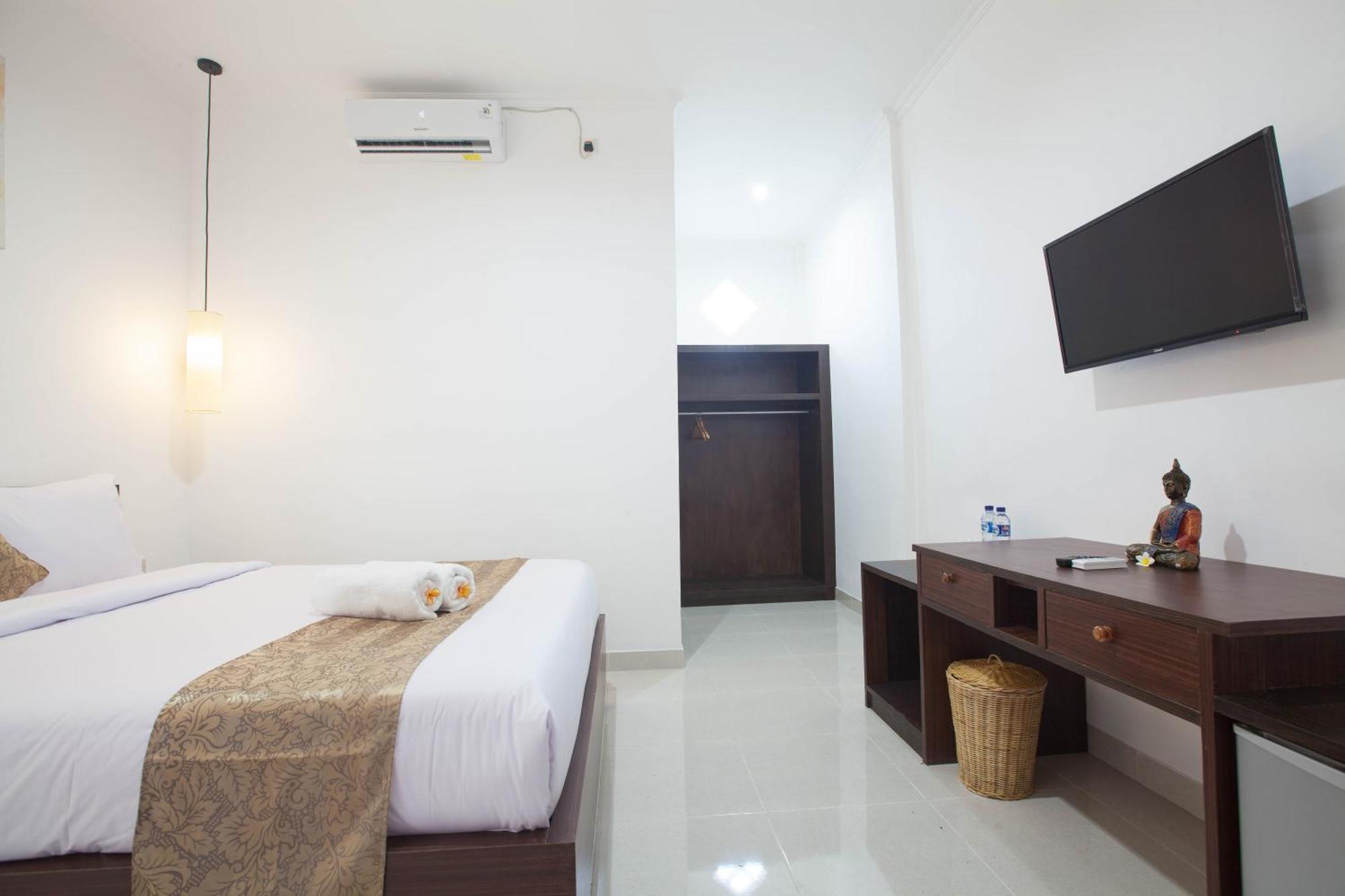 Hotel Yankee Fara 14 Seminyak Esterno foto