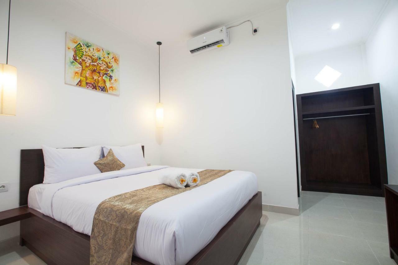 Hotel Yankee Fara 14 Seminyak Esterno foto