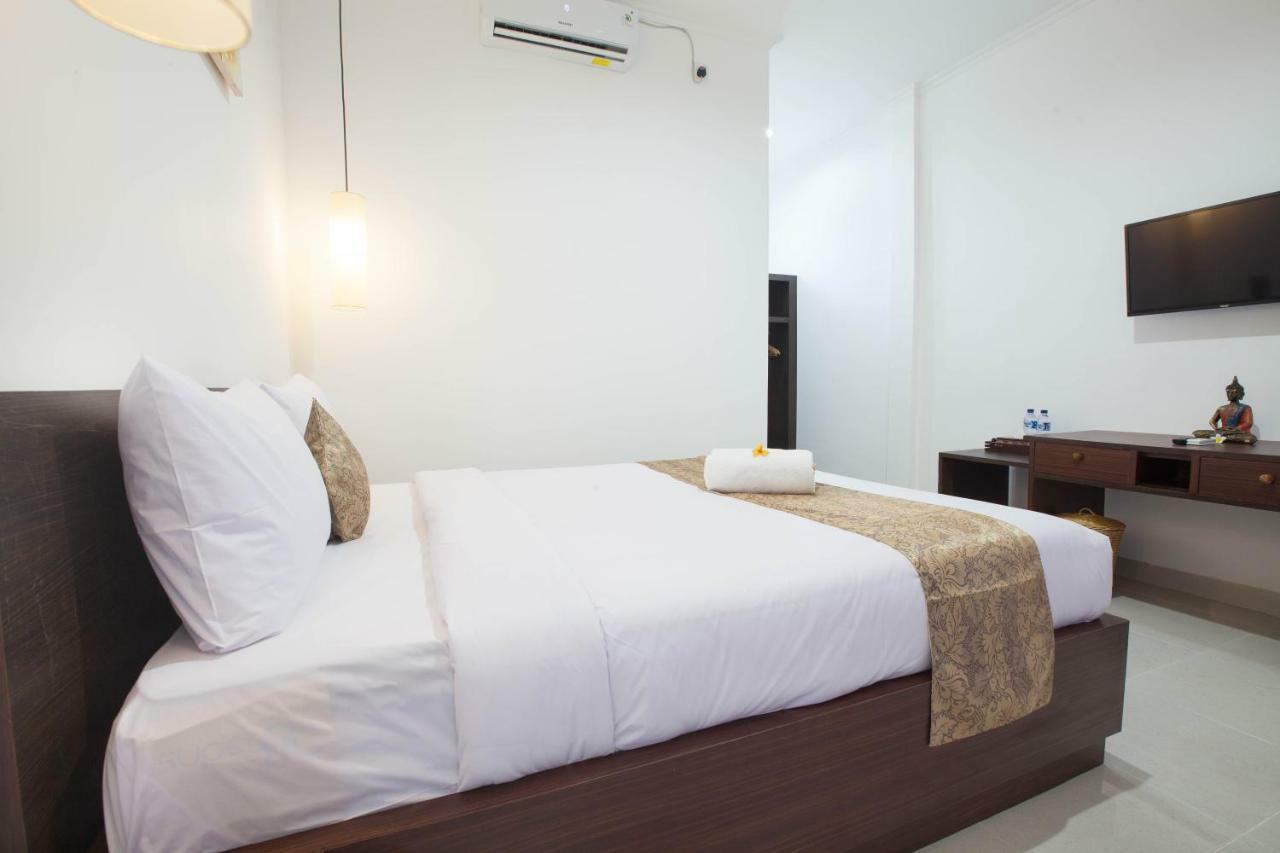 Hotel Yankee Fara 14 Seminyak Esterno foto